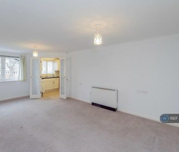 1 bedroom flat to rent - Photo 6