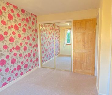 2 bedroom semi-detached house to rent - Photo 3