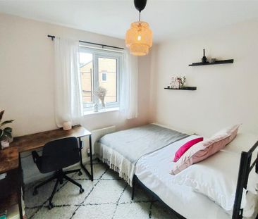 3 bedroom semi-detached house to rent - Photo 4