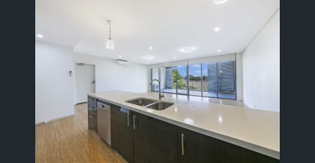 Oversized apartment in modern complex - Photo 5