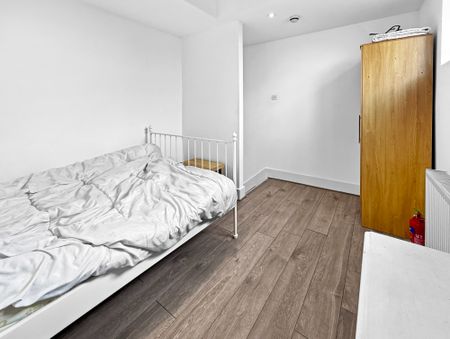Flat E, 63 Courthill Road, London SE13 6DW - Photo 2