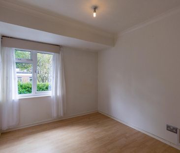 Hollows Close - Photo 4