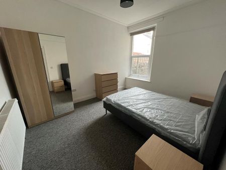 House share to rent - Photo 2