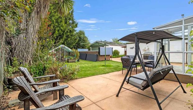 9 month rental-3 bedrooms with double garage - Photo 1