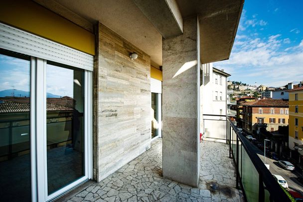 4 o più locali in Affitto a Bergamo – Zona: Centrale - Photo 1