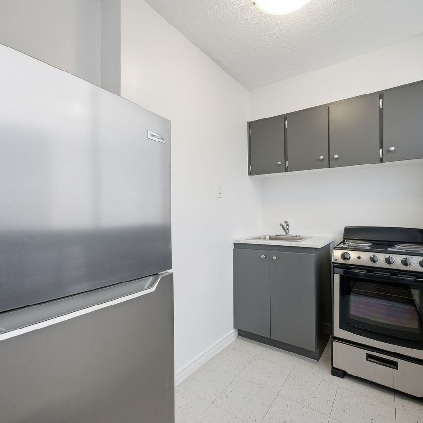 For Lease - 2360 Dundas Street Unit# 1603B, Toronto, Ontario - Photo 1