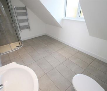3 bedroom House To Let - Photo 5