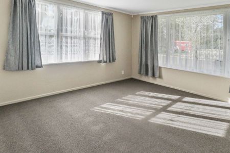 Perfect 2 bedroom Spot - Comfort Meets Convenience! - Photo 3