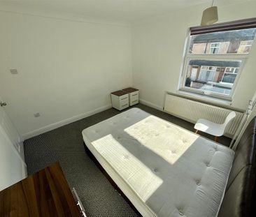 1 bedroom in a house share to rent - Photo 6