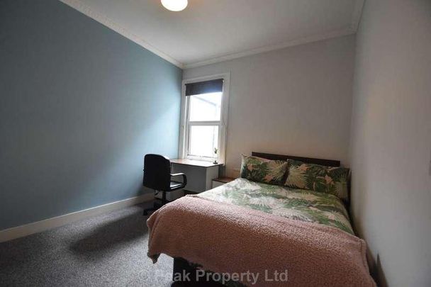 Deposit Only ?! Room Student House Share -, North Avenue, Southend On Sea, SS2 - Photo 1