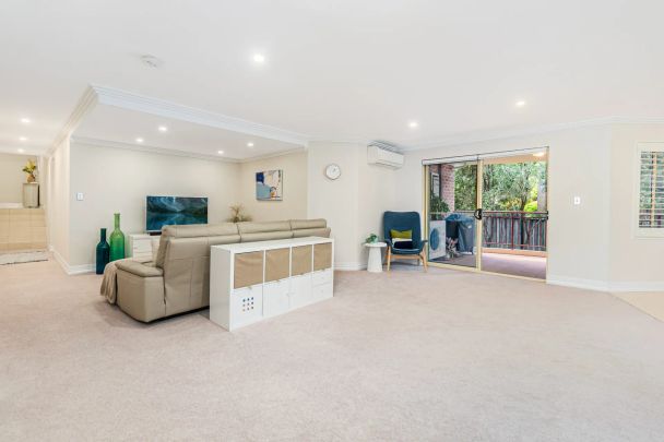 Spacious Three-Bedroom Apartment in a Prime Castle Hill Location - Photo 1