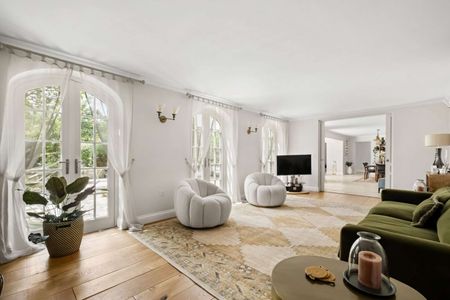 Exceptional family home in the heart of Little Chelsea - Photo 2