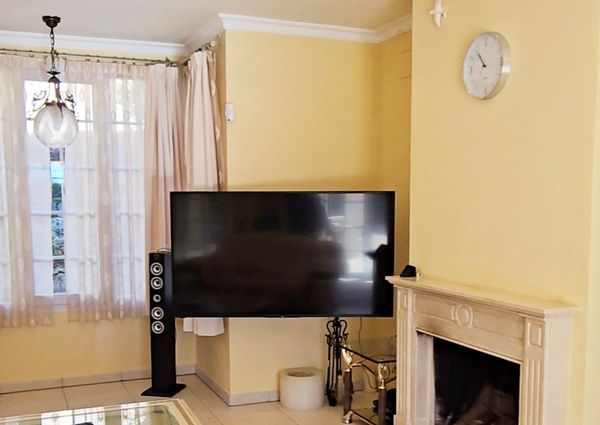 FOR RENT: SPACIOUS AND ELEGANT VILLA IN MORAIRA with 4 bedrooms for LONG TERM