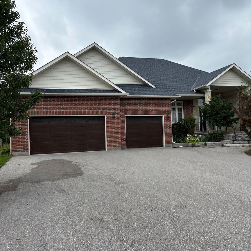 For Lease - 4 Blake Street, East Gwillimbury, Ontario - Photo 1