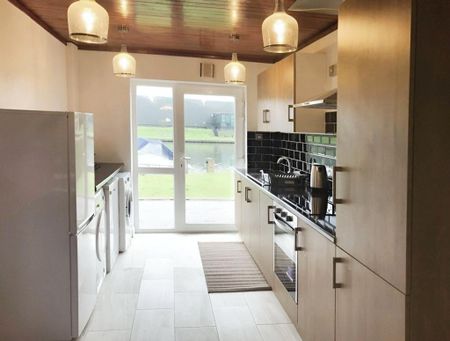 1 bedroom in a house share to rent - Photo 4