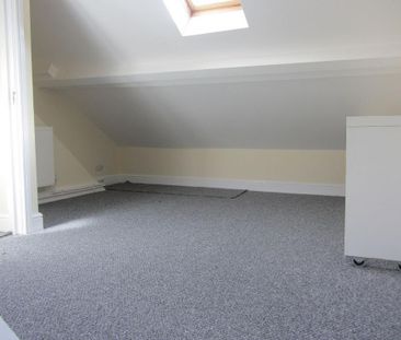 4 bedroom terraced house to rent - Photo 5