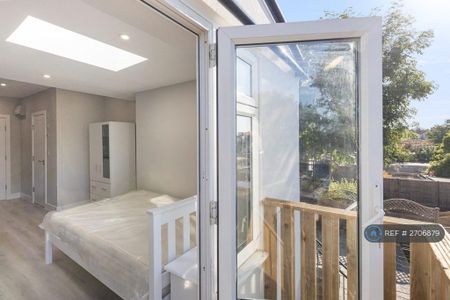 Studio to rent - Photo 4