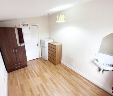 House share to rent - Photo 3