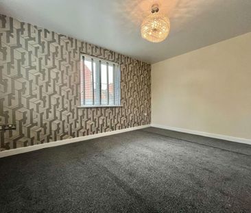 4 bedroom detached house to rent - Photo 3