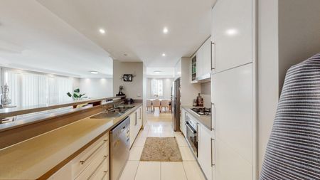 Beautiful Apartment Overlooking Swimming Pool and Gardens!!! - Photo 4