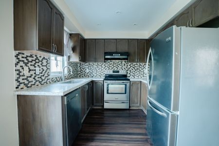 For Lease - 16 Lonestar Crescent, Brampton, Ontario - Photo 2