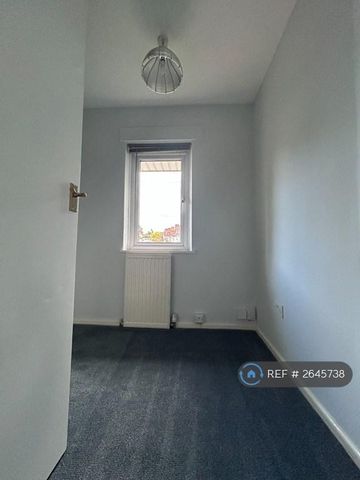 3 bedroom end of terrace house to rent - Photo 5