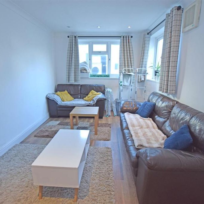 6 bedroom terraced house to rent - Photo 1