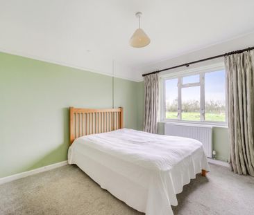 3 bedroom bungalow to rent - Photo 2