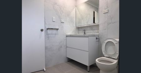 VERY WELL PRESENTED 5 BEDROOM HOME - Photo 3