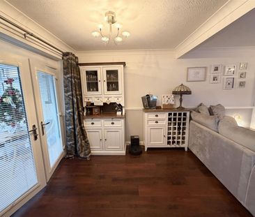 Applegarth, Coulby Newham, Middlesbrough - Photo 2