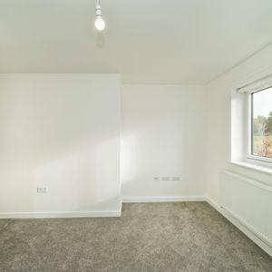 2 bedroom maisonette to rent - Photo 2