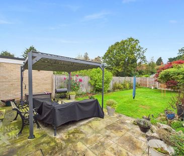 3 bedroom semi-detached bungalow to rent - Photo 2