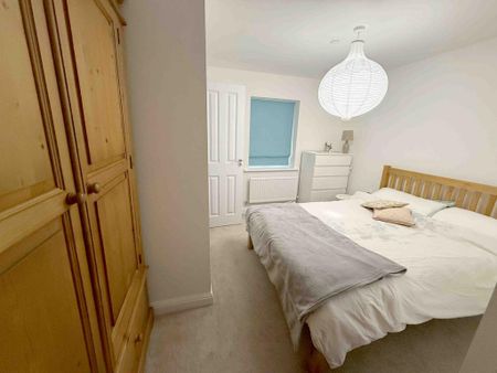 3 bedroom semi-detached house to rent - Photo 4