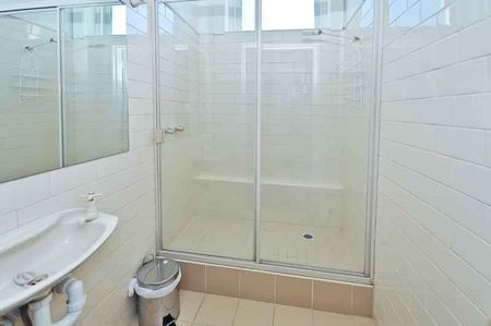 Room 6 (Non Ensuite) - Photo 5