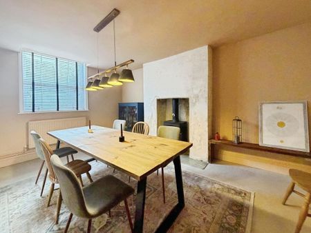 4 bedroom semi-detached house to rent - Photo 4
