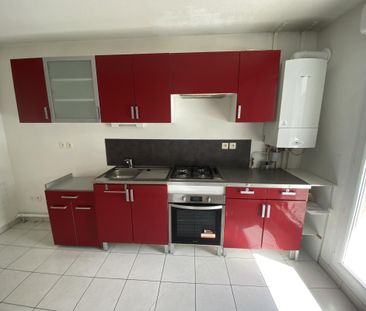Location Appartement 3 pièces 69m² RUMILLY 74150 - Photo 4