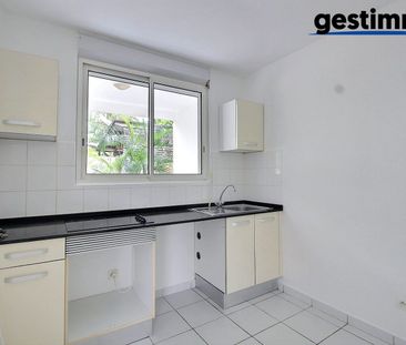 Location Appartement 2 pièces 43m² REMIRE MONTJOLY 97354 - Photo 2