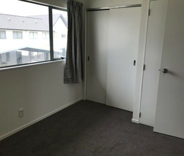 2 Level - 2 Bedroom Apartment - 2 carparks - Photo 4