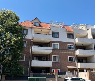 4/74-80 Woniora Road, Hurstville NSW 2220 - Apartment For Rent | Do... - Photo 4