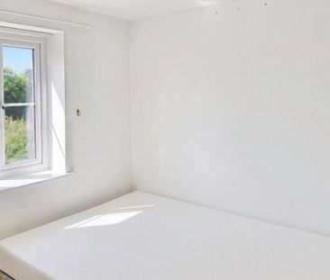 *** Room Lets *** Well-presented five double-bedroom property avail... - Photo 1
