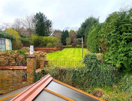 3 Bedroom Semi Detached To Let - Photo 2