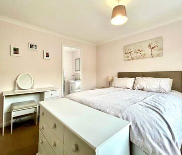 Pevensey Way, Frimley, Camberley, Surrey, GU16 - Photo 6