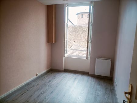 Location Appartement 1 pièce 36m² CHARLIEU 42190 - Photo 2