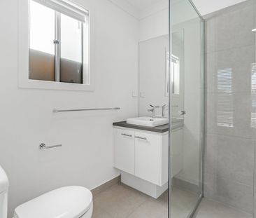 Stunning 3-Bedroom Home - Photo 1