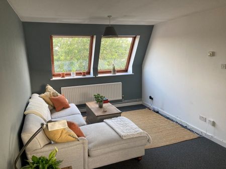 1 Bed Flat, Govier Close, E15 - Photo 2