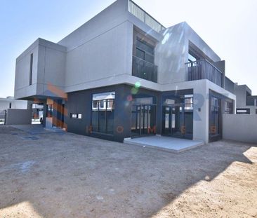 Spacious 4-Bedroom | Semi-Detached Villa for Rent - Photo 1