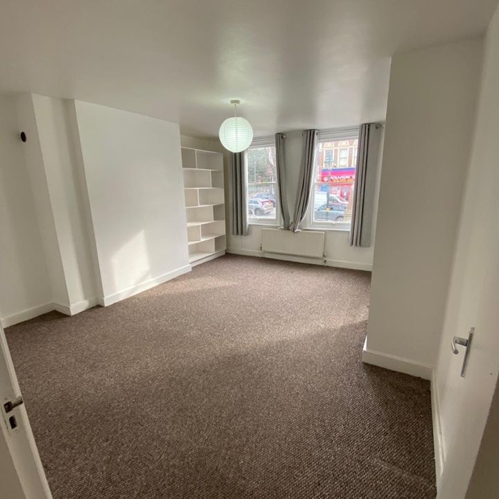 4 Bed Flat, Hornsey, N8 - Photo 1