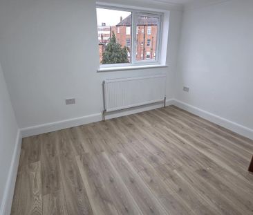 3 bedroom flat to rent - Photo 6