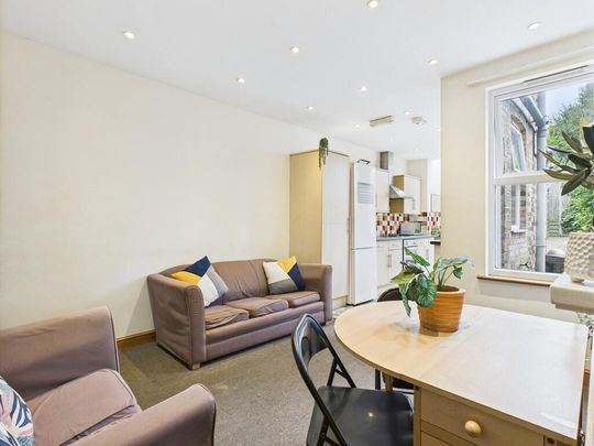 5 bedroom terraced house to rent - Photo 1