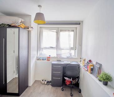 Howcroft House – Room 1 - Photo 4